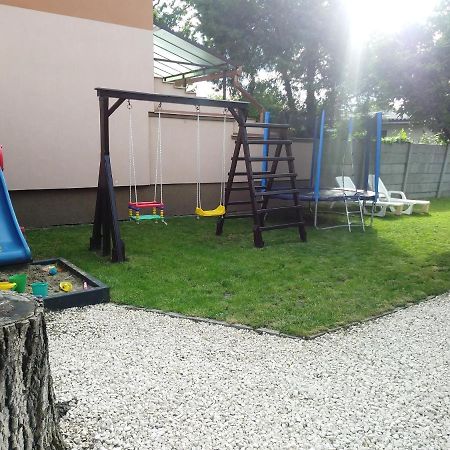 Szivarvany Apartman Гюла Екстериор снимка
