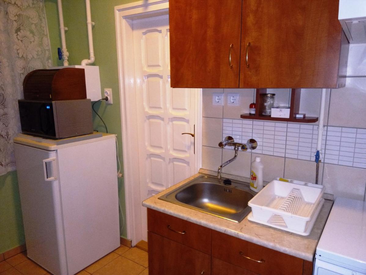 Szivarvany Apartman Гюла Екстериор снимка