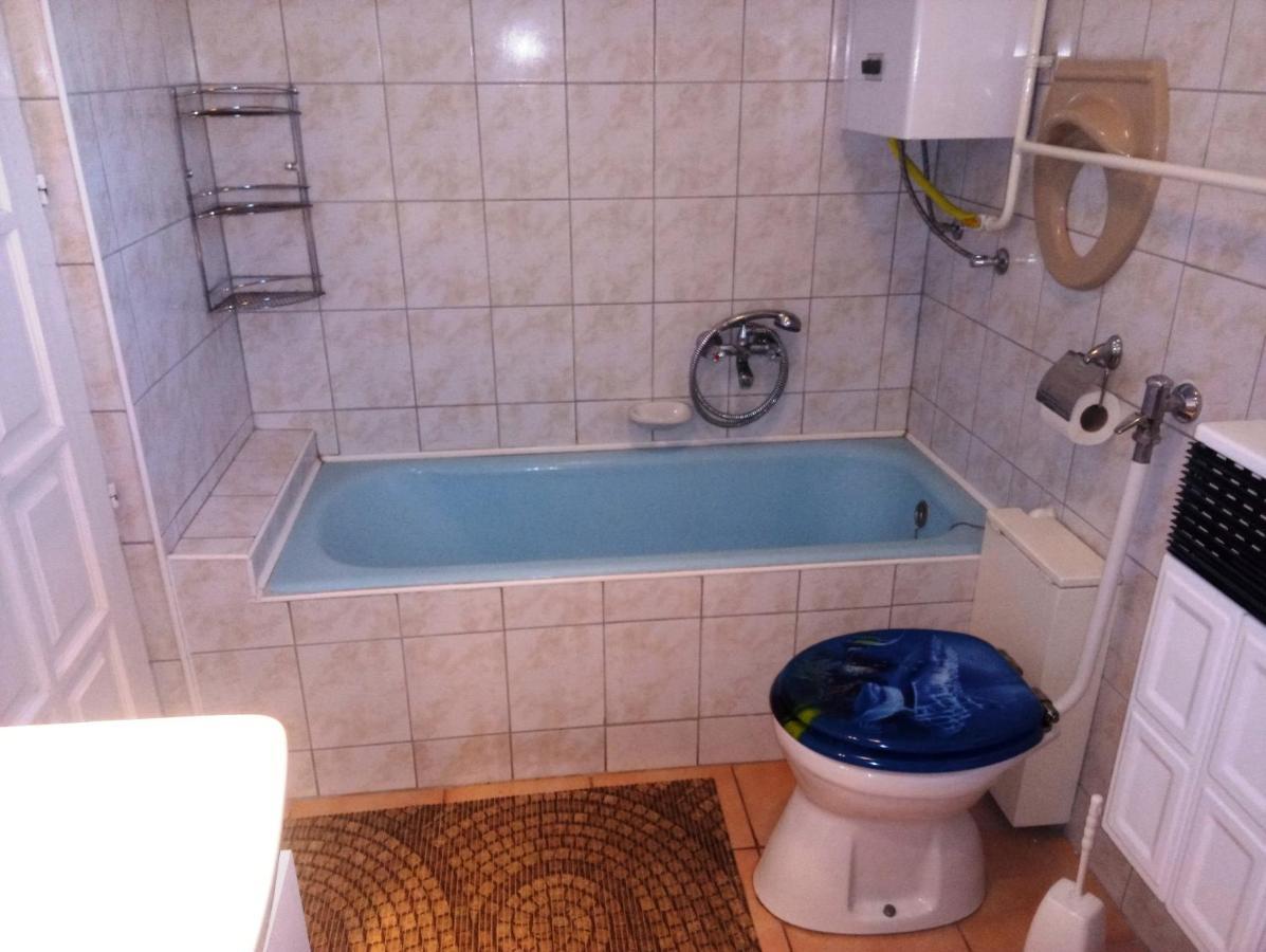 Szivarvany Apartman Гюла Екстериор снимка