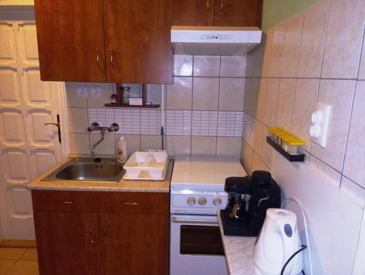 Szivarvany Apartman Гюла Екстериор снимка