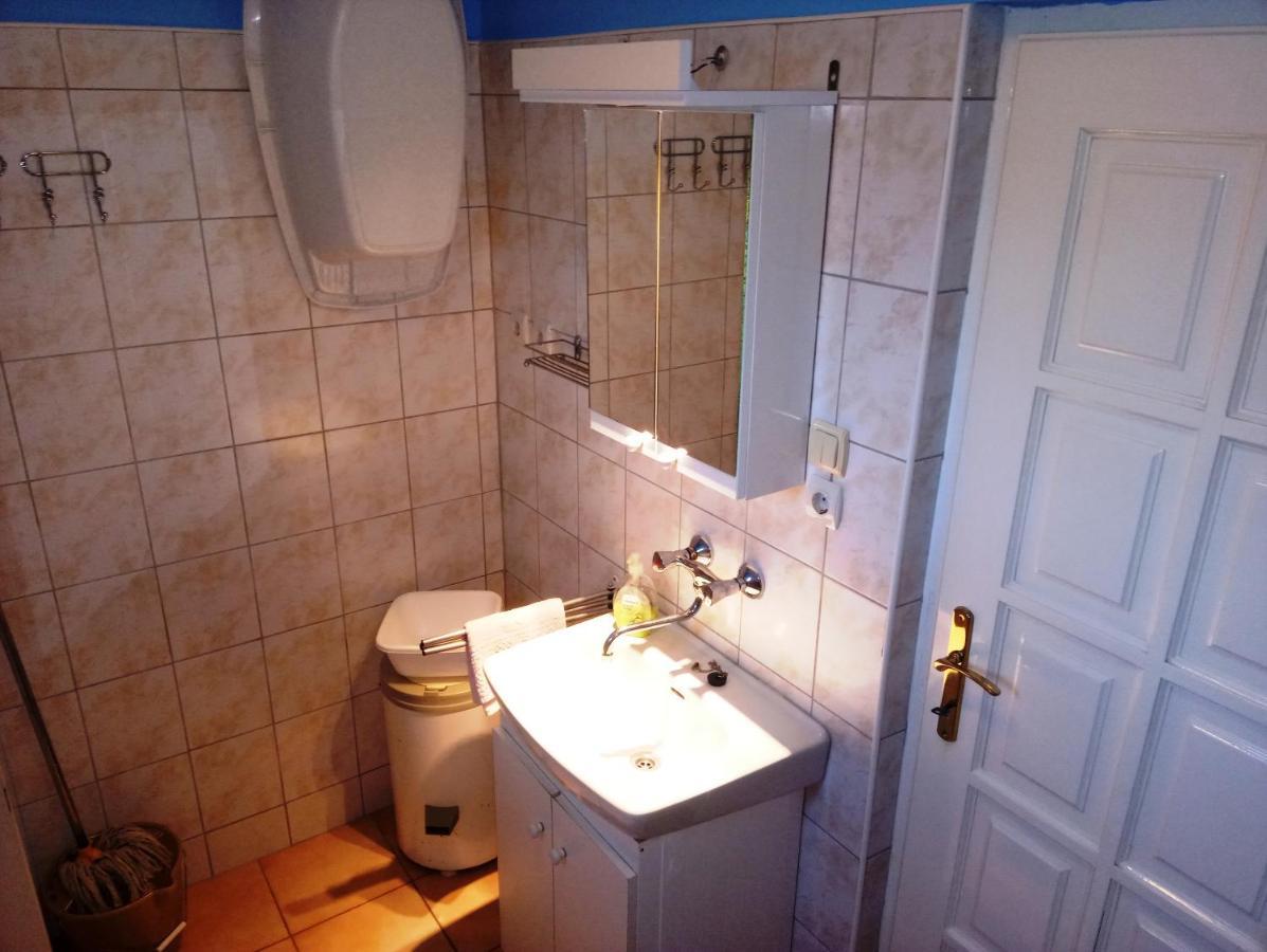 Szivarvany Apartman Гюла Екстериор снимка